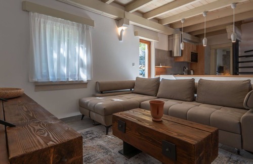 Senj House | Wonderful private villa for 6 guests with WIFI, private pool, hot tub, A/C, TV and terrace