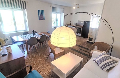 Arco House | Wonderful private villa for 8 guests with WIFI, TV, patio and pets allowed