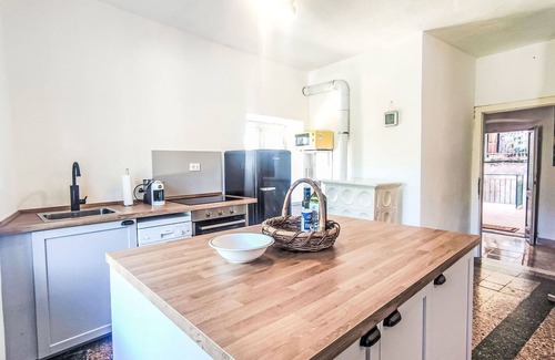 Arco House | Wonderful private villa for 8 guests with WIFI, TV, patio and pets allowed