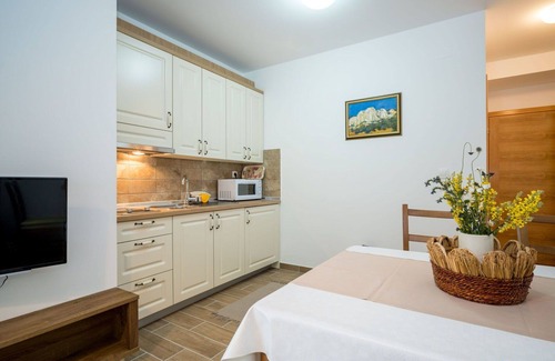 Senj House | Wonderful private villa for 12 guests with WIFI, private pool, TV, terrace and pets allowed