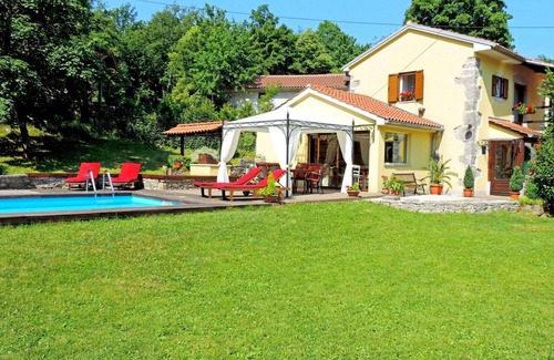Matulji House | Wonderful private villa with WIFI, hot tub, private pool, A/C, TV, patio and pets allowed