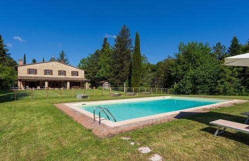 Cetona Villa | Wonderful private villa for 8 people with WIFI, private pool, TV, patio, panoramic view and park.