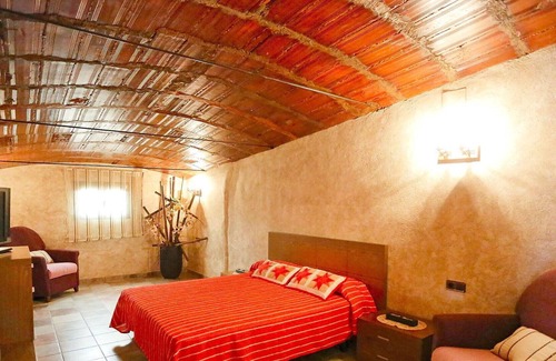 L'Aldea House | Wonderful private villa with hot tub, A/C, WIFI, private pool, TV, patio and pets allowed