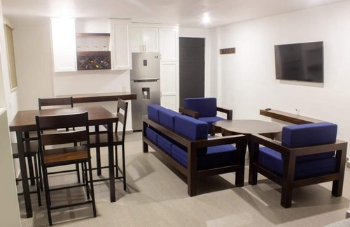 Ixtapa House | Wonderful residence w/studio, 15 min walk distance from beach & restaurants!