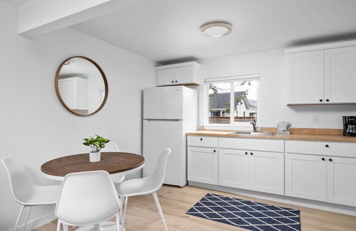 Manzanita Condo | Wonderful Rockaway Location, *Pet Friendly*, Newly Remodeled, Walk to Beach and Downtown, Unit 4