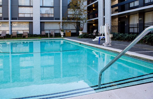 Wilburton House | Wonderful Stay! Outdoor Pool, Parking, Pets Allowed, Near Bellevue Square