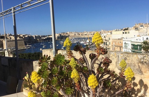 Zabbar House | Wonderful townhouse with spectacular view