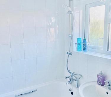 Fryent Apartment | Wonderful Two Bedroom Apartment in London