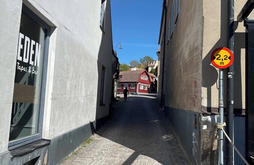 Innerstaden Apartment | Wonderful two bedroom apartment with yard in Visby