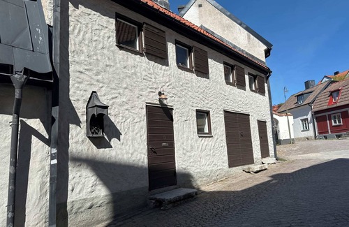 Innerstaden Apartment | Wonderful two bedroom apartment with yard in Visby