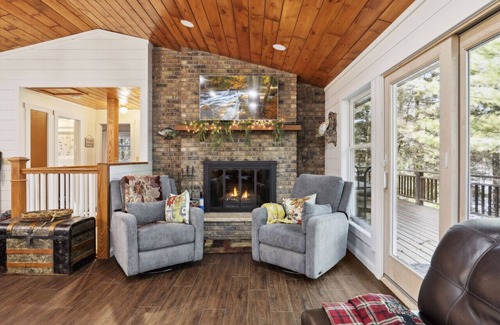 Stone Lake House | Wonderful updated 4 bedroom cabin on Long Lake