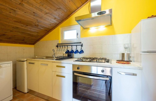San Damiano dʼAsti Villa | Wonderful villa for 5 people with WIFI, pool, TV, patio, pets allowed and panoramic view