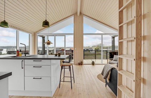 Diernæs House | Wonderful vacation home with sea view in Jutland.