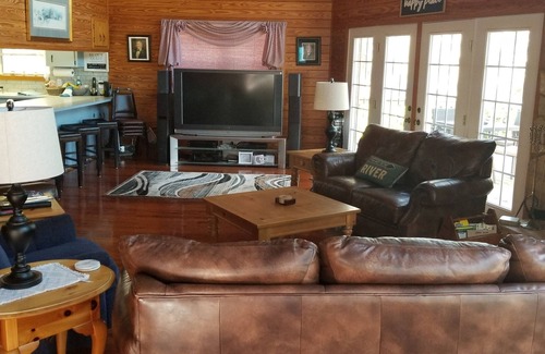 Branford House | Wonderful Vacation Home For Making MemoriesnWas 300 per night now 275 per night