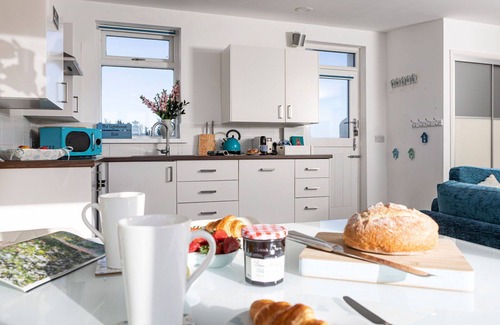 Barrow-in-Furness House | Wonderful villa for 2 guests with WIFI, TV and parking
