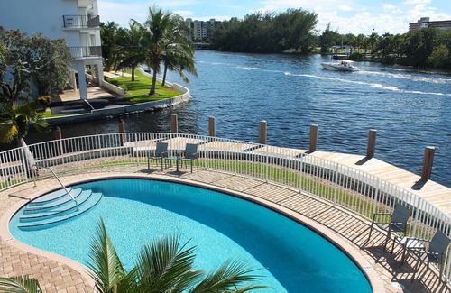 Pompano Beach Apartment | WONDERFUL view on the intercoastal, 30 feet dock available