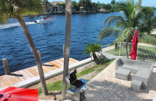 Pompano Beach Apartment | WONDERFUL view on the intercoastal, 30 feet dock available