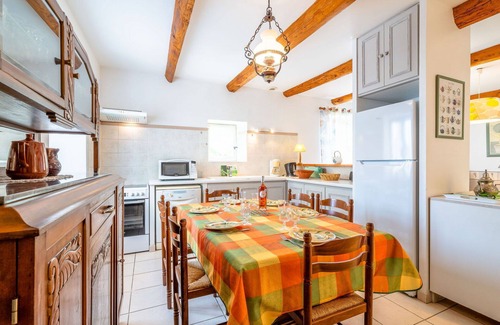 Saint-Dezery House | Wonderful villa for 6 people with WIFI, TV, terrace and pets allowed