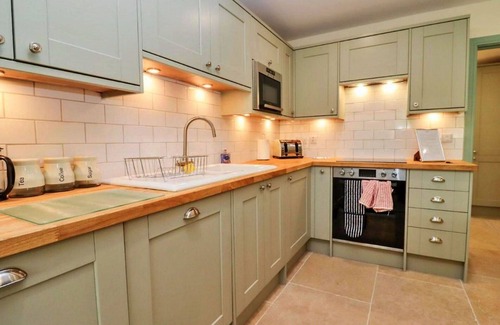 Little Rissington House | Wonderful villa for 6 people with hot tub, WIFI and pets allowed
