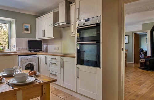 Dolgellau House | Wonderful villa for 12 people with WIFI, hot tub, terrace and parking