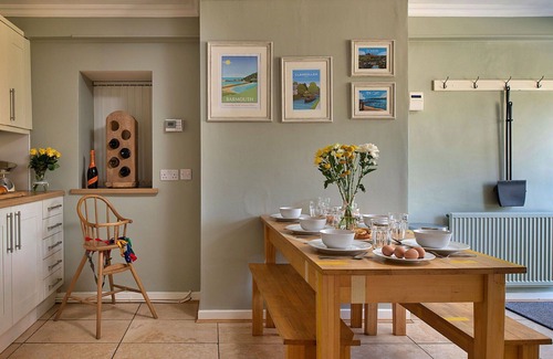 Dolgellau House | Wonderful villa for 12 people with WIFI, hot tub, terrace and parking