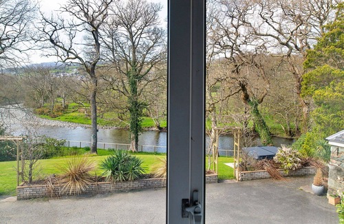Dolgellau House | Wonderful villa for 12 people with WIFI, hot tub, terrace and parking