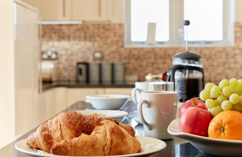 Dalbury Lees House | Wonderful villa for 10 people with WIFI, hot tub, TV, terrace and parking