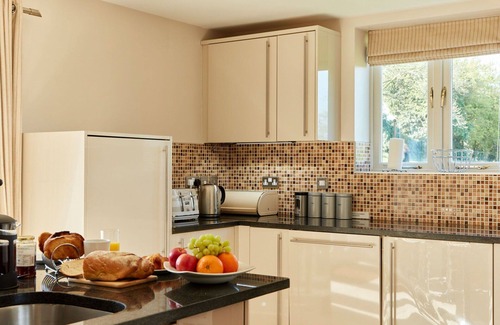 Dalbury Lees House | Wonderful villa for 10 people with WIFI, hot tub, TV, terrace and parking