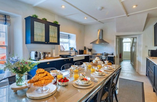 Kingsand House | Wonderful villa for 10 people with WIFI, pets allowed and parking