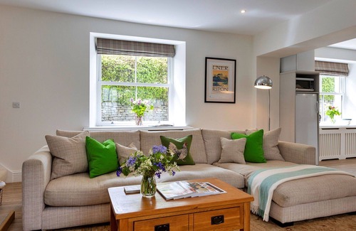 Grantley House | Wonderful villa for 2 people with WIFI, balcony, pets allowed and parking