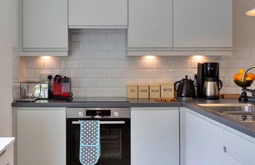 Grantley House | Wonderful villa for 2 people with WIFI, balcony, pets allowed and parking