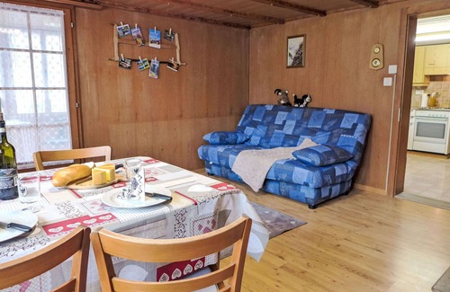 Frutigen Villa | Wonderful villa for 3 people with WIFI, TV, pets allowed, panoramic view and parking