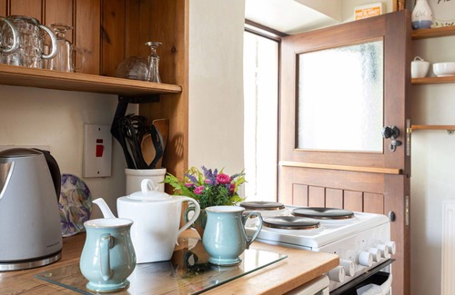 Giggleswick House | Wonderful villa for 3 guests with WIFI and pets allowed