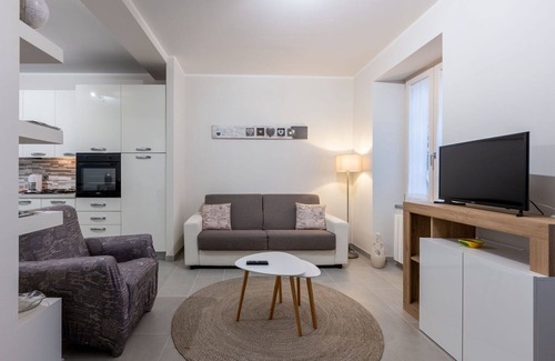 Mergozzo House | Wonderful villa for 4 people with WIFI, TV, balcony, pets allowed and parking