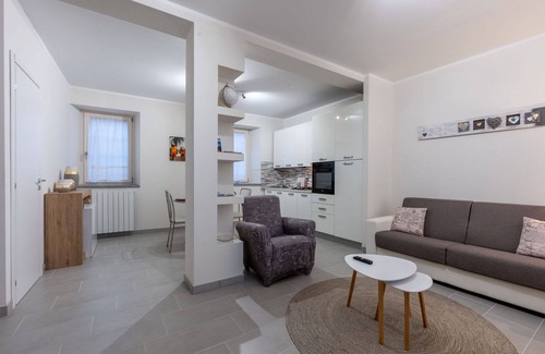 Mergozzo House | Wonderful villa for 4 people with WIFI, TV, balcony, pets allowed and parking