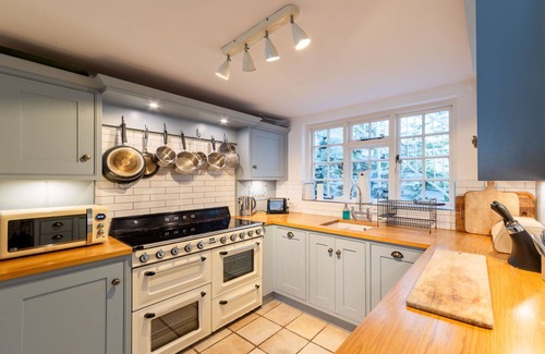 Portloe House | Wonderful villa for 6 guests with WIFI, TV, patio and pets allowed