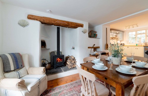 Portloe House | Wonderful villa for 6 guests with WIFI, TV, patio and pets allowed