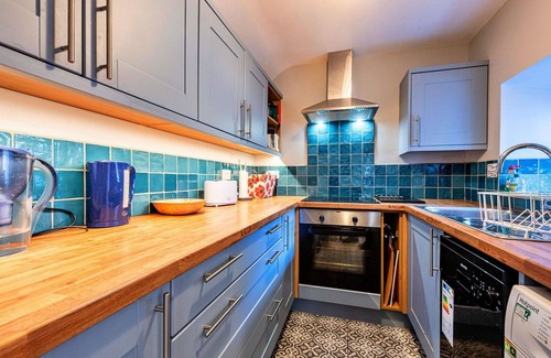 Trefor House | Wonderful villa for 6 guests with WIFI, terrace and pets allowed