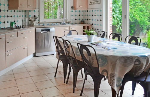 Le Bizet House | Wonderful villa for 8 people with TV, terrace, pets allowed and parking