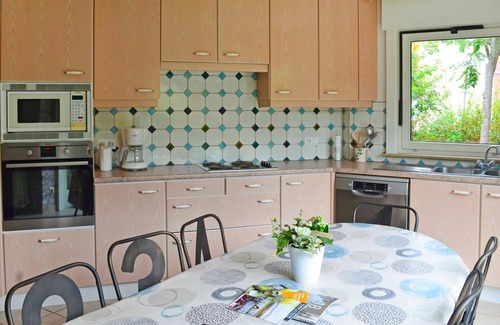 Le Bizet House | Wonderful villa for 8 people with TV, terrace, pets allowed and parking