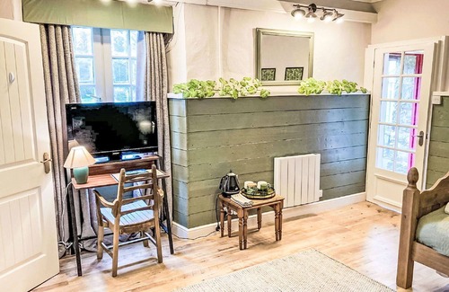 East Lewiston House | Wonderful villa for 2 people with patio