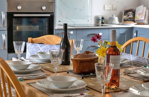 Llandrillo House | Wonderful villa for 4 guests with WIFI, hot tub, TV and terrace