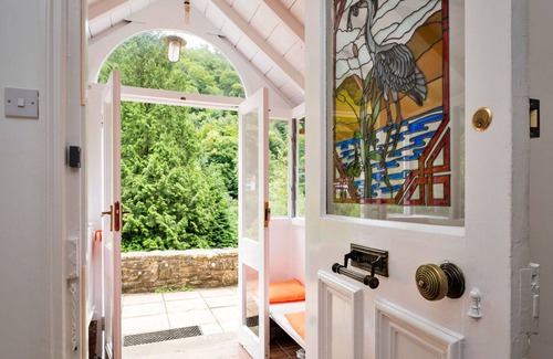 Redbrook House | Wonderful villa for 14 guests with WIFI, private pool, terrace and pets allowed