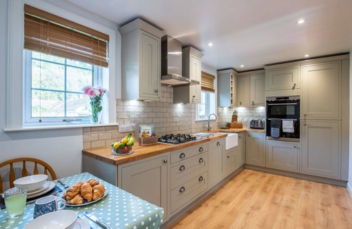 Fort Augustus House | Wonderful villa for 4 people with WIFI, TV and patio