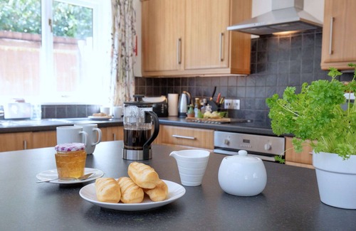 Liverton House | Wonderful villa for 4 people with WIFI, pool