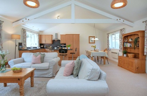 Liverton House | Wonderful villa for 4 people with WIFI, pool