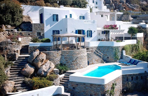 Maragas Villa | WONDERFUL VILLA WITH SPECTACULAR VIEWS AND PRIVATE POOL, 150m FROM THE BEACH