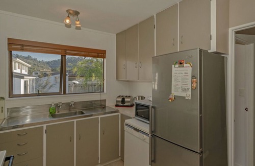 Whangamata Cottage | Wonderful Whangamata - Whangamata Holiday Home