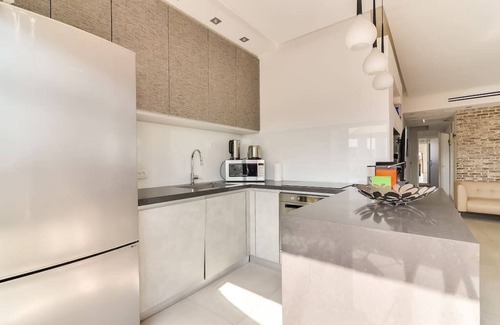 Kerem HaTeimanim Apartment | Wonderfull duplex 3BR Hakovshim SAFE ROOM