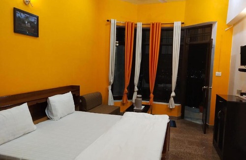 Bhimtal House | WonderView Hill Stay